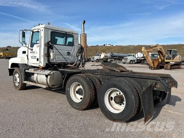 Mack CL733 Tractor Units