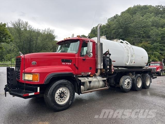 Mack CL733 Combi / vacuum trucks