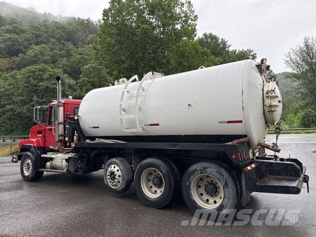 Mack CL733 Combi / vacuum trucks