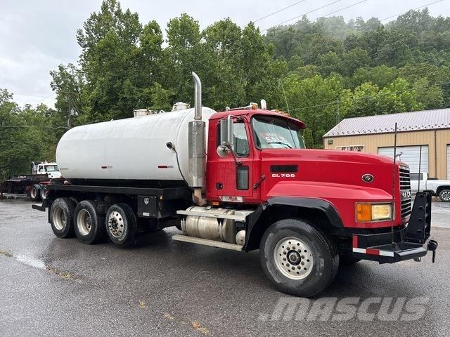 Mack CL733 Combi / vacuum trucks