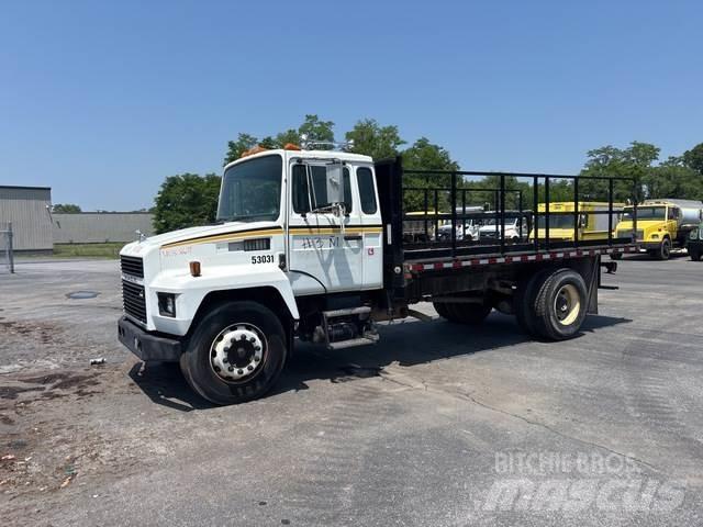 Mack CS300P Flatbed / Dropside trucks