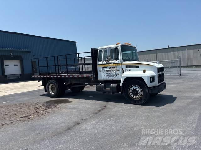 Mack CS300P Flatbed / Dropside trucks