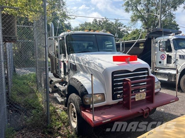 Mack CTP713 Tractor Units