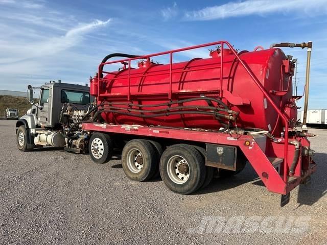 Mack CV713 Construction - Others