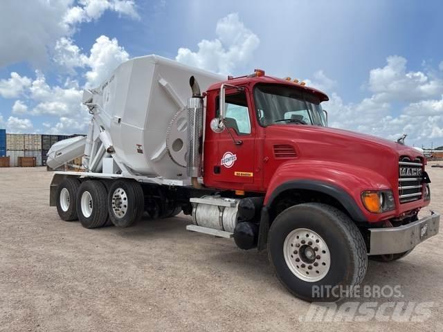 Mack CV713 Other trucks