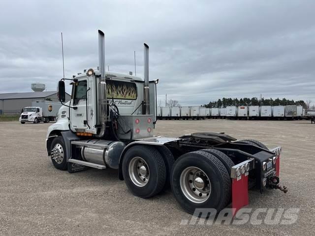 Mack CXN613 Tractor Units