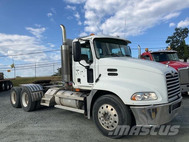 Mack CXN613 Tractor Units