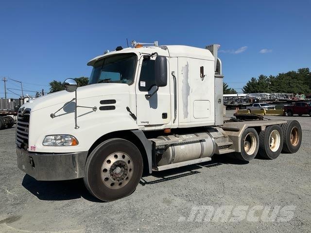 Mack CXN613 Tractor Units