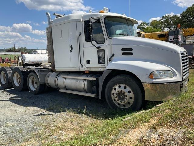 Mack CXN613 Tractor Units