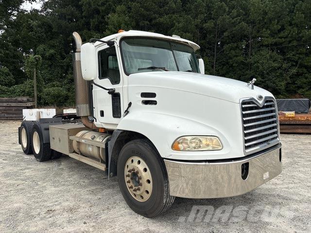 Mack CXN613 Tractor Units