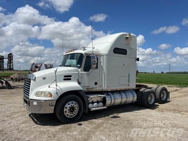 Mack CXU600 Tractor Units