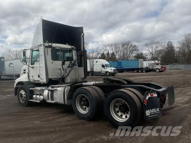 Mack CXU613 Tractor Units