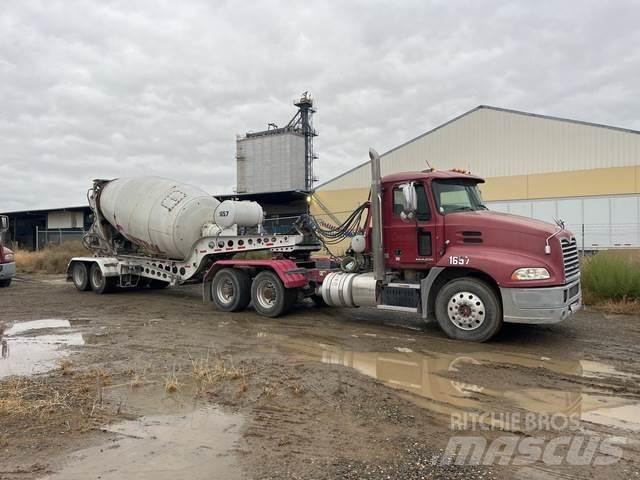 Mack CXU613 Tractor Units