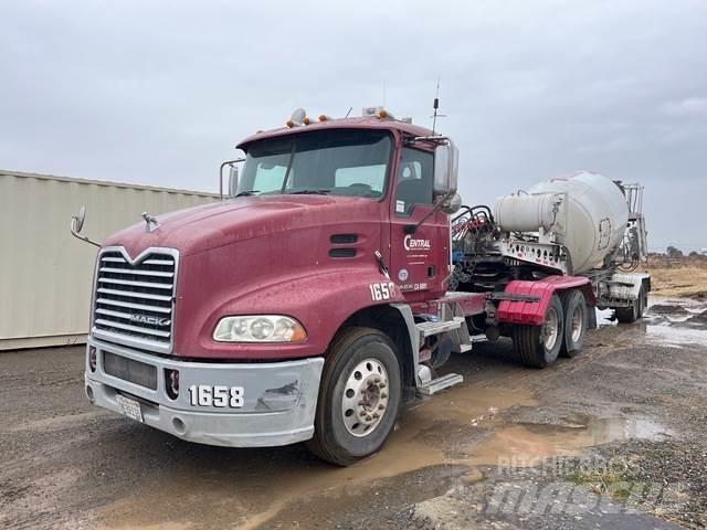 Mack CXU613 Tractor Units