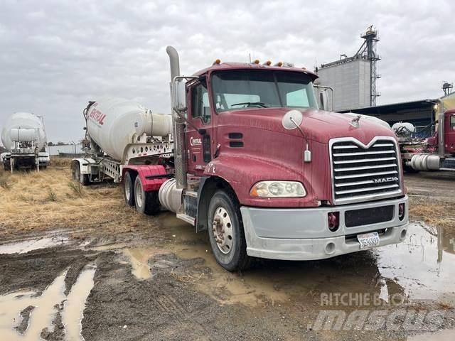 Mack CXU613 Tractor Units