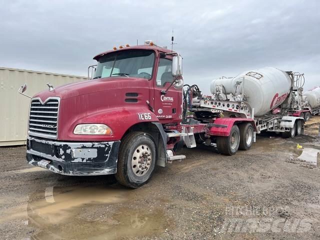 Mack CXU613 Tractor Units