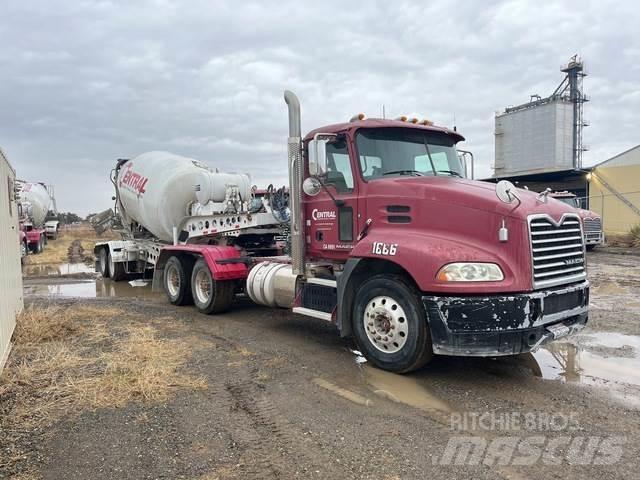 Mack CXU613 Tractor Units
