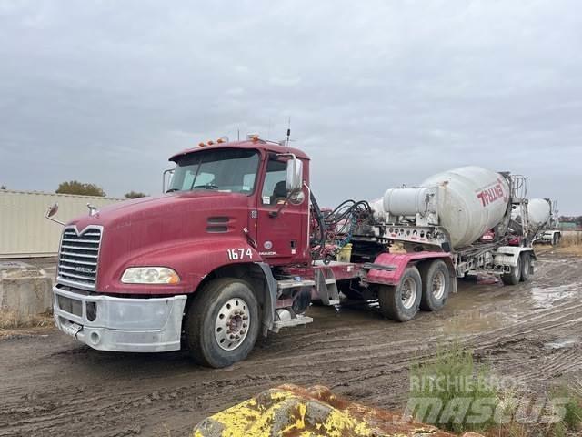 Mack CXU613 Tractor Units