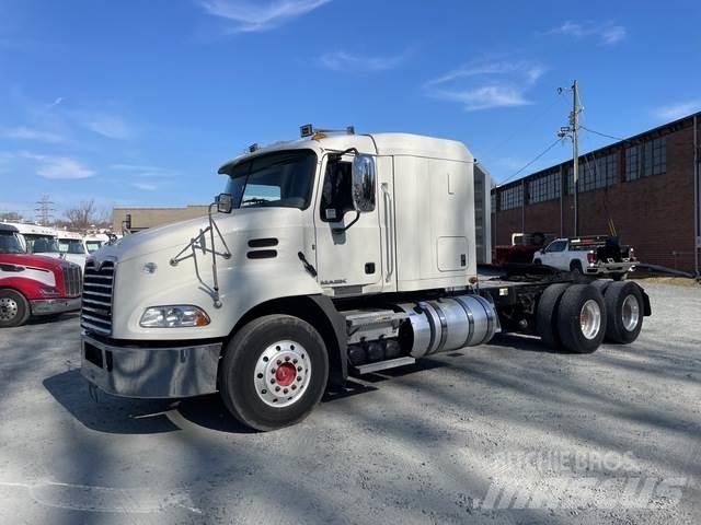 Mack CXU613 Tractor Units