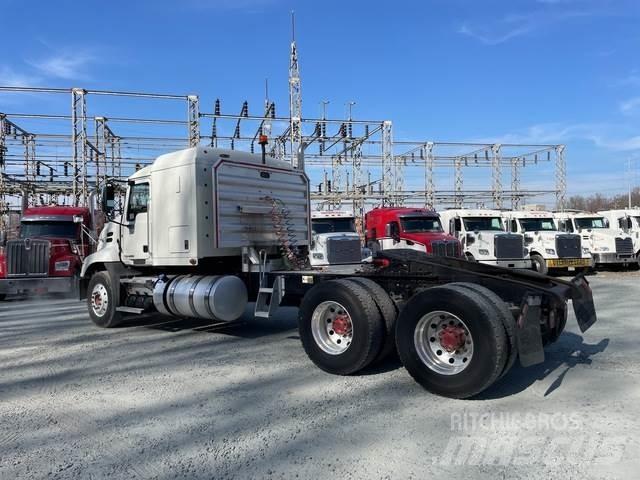 Mack CXU613 Tractor Units