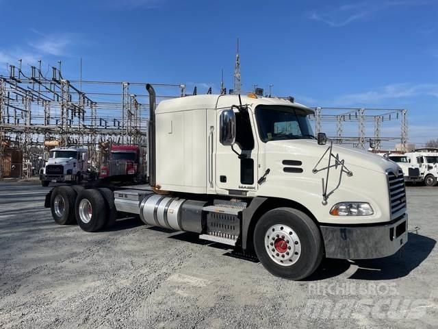 Mack CXU613 Tractor Units