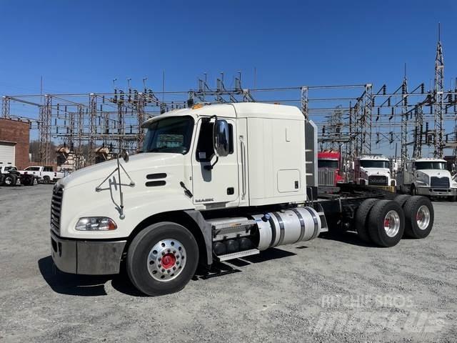 Mack CXU613 Tractor Units