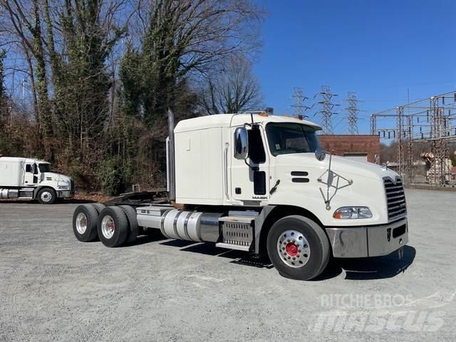 Mack CXU613 Tractor Units