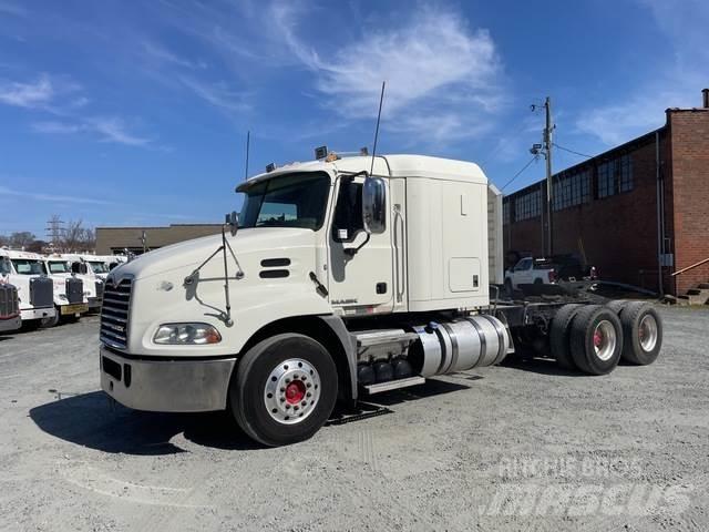 Mack CXU613 Tractor Units