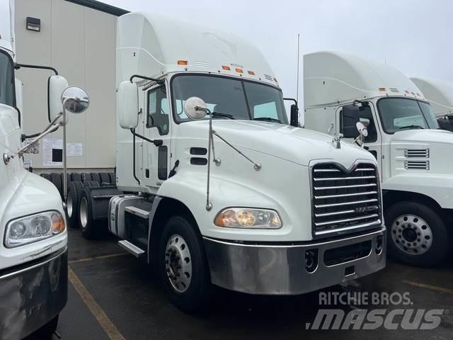 Mack CXU613 Tractor Units