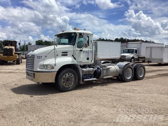 Mack CXU613 Tractor Units