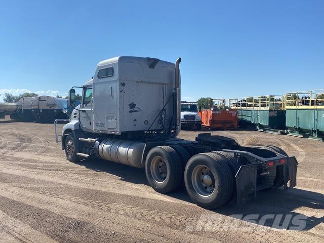 Mack CXU613 Tractor Units
