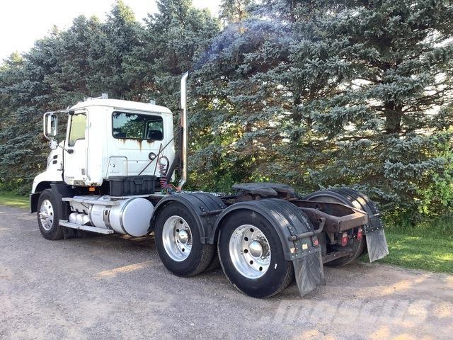 Mack CXU613 Tractor Units