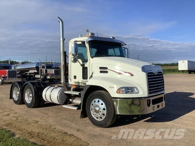 Mack CXU613 Tractor Units