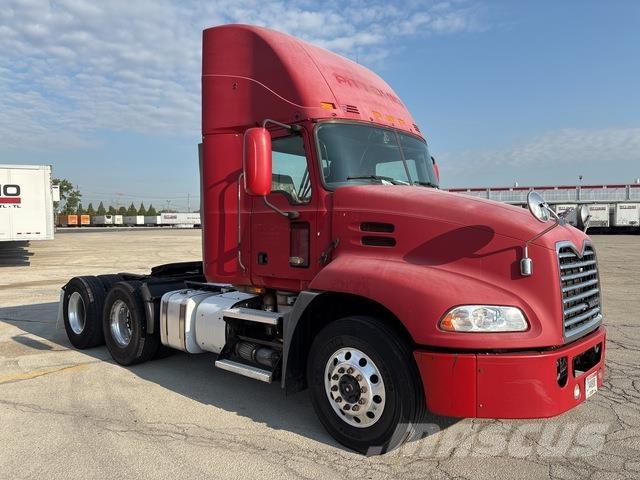 Mack CXU613 Tractor Units