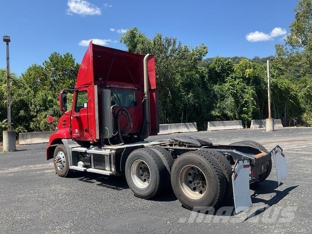 Mack CXU613 Tractor Units