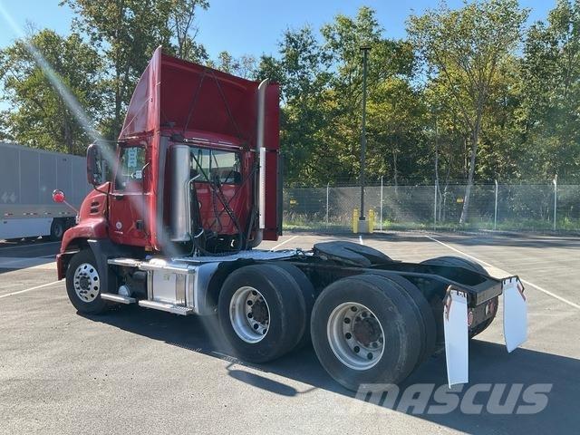 Mack CXU613 Tractor Units