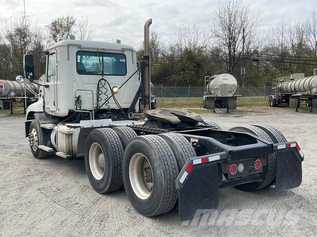 Mack CXU613 Tractor Units