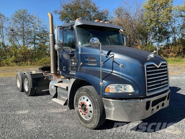 Mack CXU613 Tractor Units