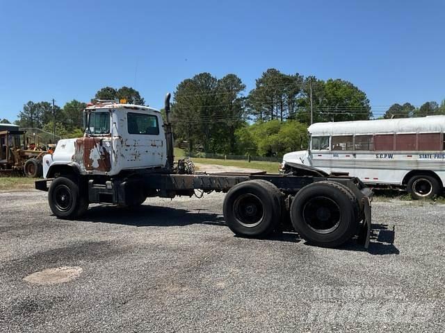 Mack DM690S Tractor Units