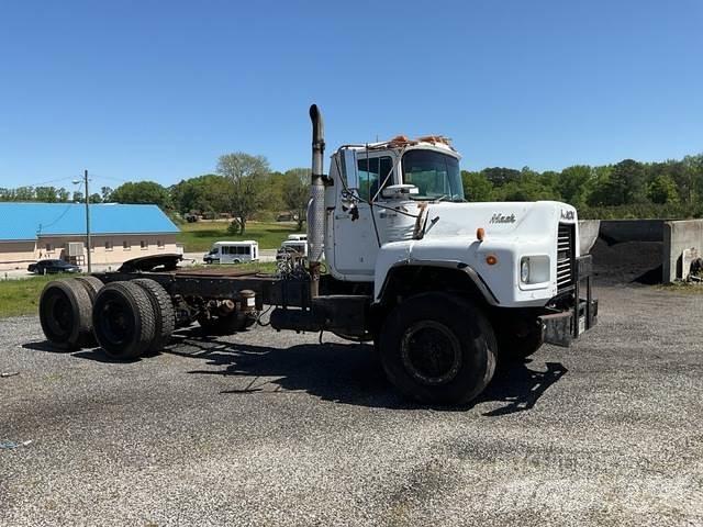 Mack DM690S Tractor Units