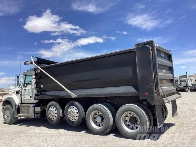 Mack GR104F Tipper trucks
