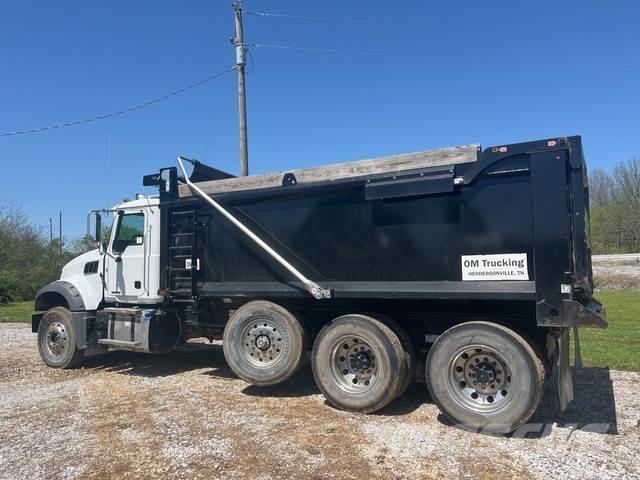Mack GR84F Tipper trucks