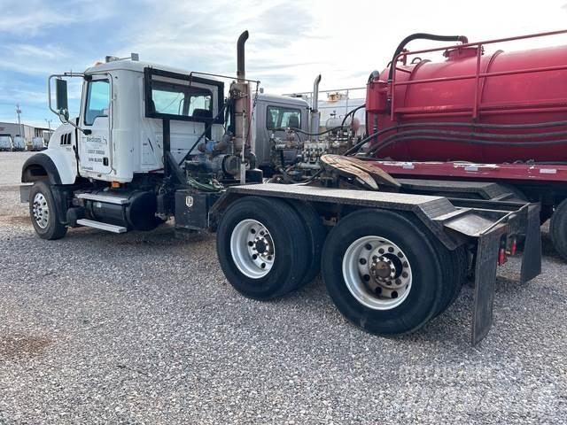 Mack GU713 Tractor Units