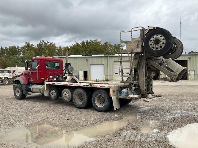 Mack GU713 Other trucks