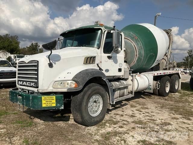 Mack GU813 Other trucks