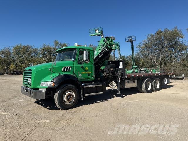 Mack GU813 Other trucks