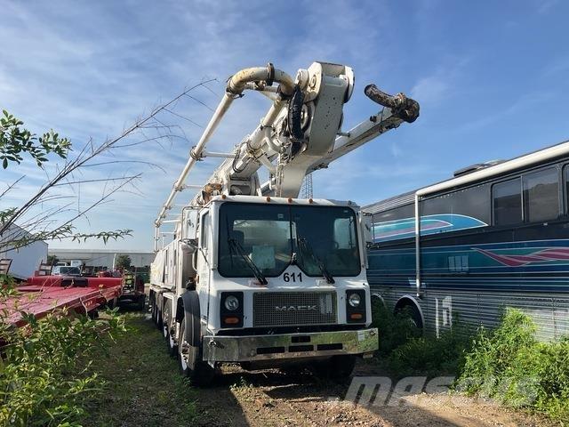 Mack MR688S Concrete pump trucks