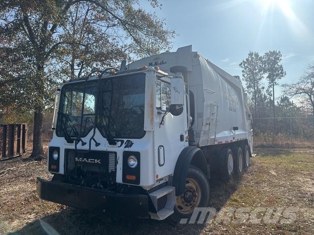 Mack MR688S Waste trucks
