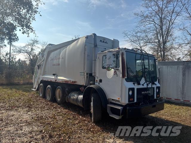 Mack MR688S Waste trucks