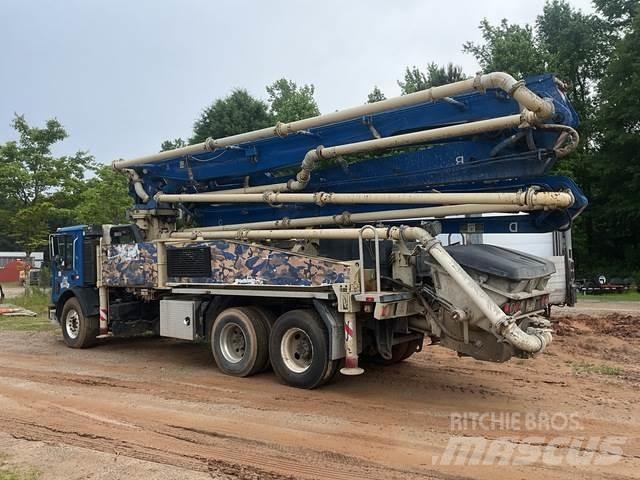 Mack MRU613 Concrete pump trucks